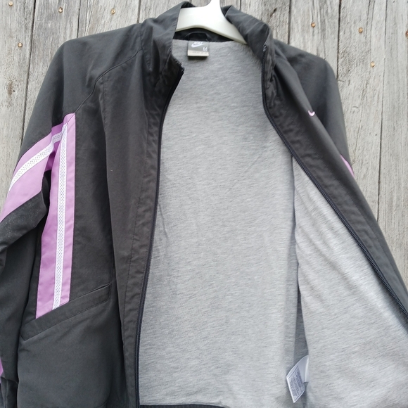 NIKE Jacket Womens Size Medium Gray Lavender Purple Stripe Fitted Zip Up - Picture 9 of 9